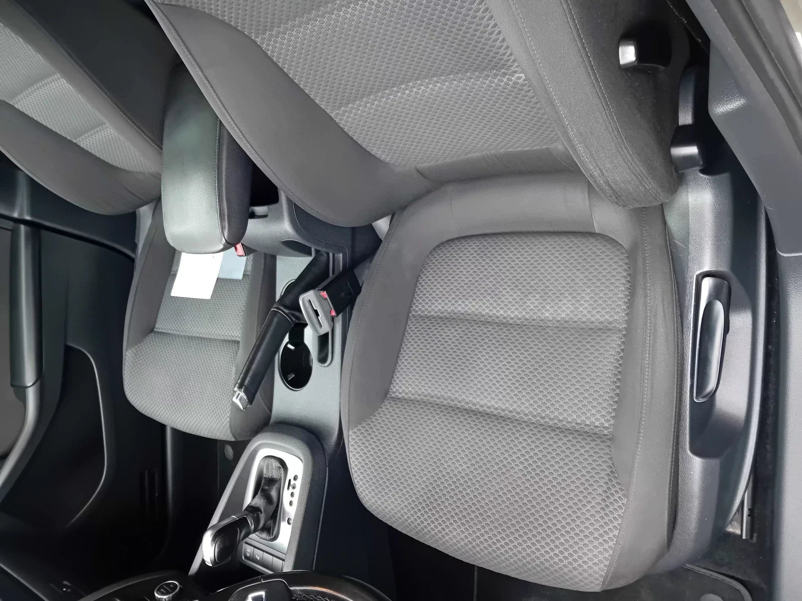 VW Jetta DSG Highline, снимка 14 - Автомобили и джипове - 54398093