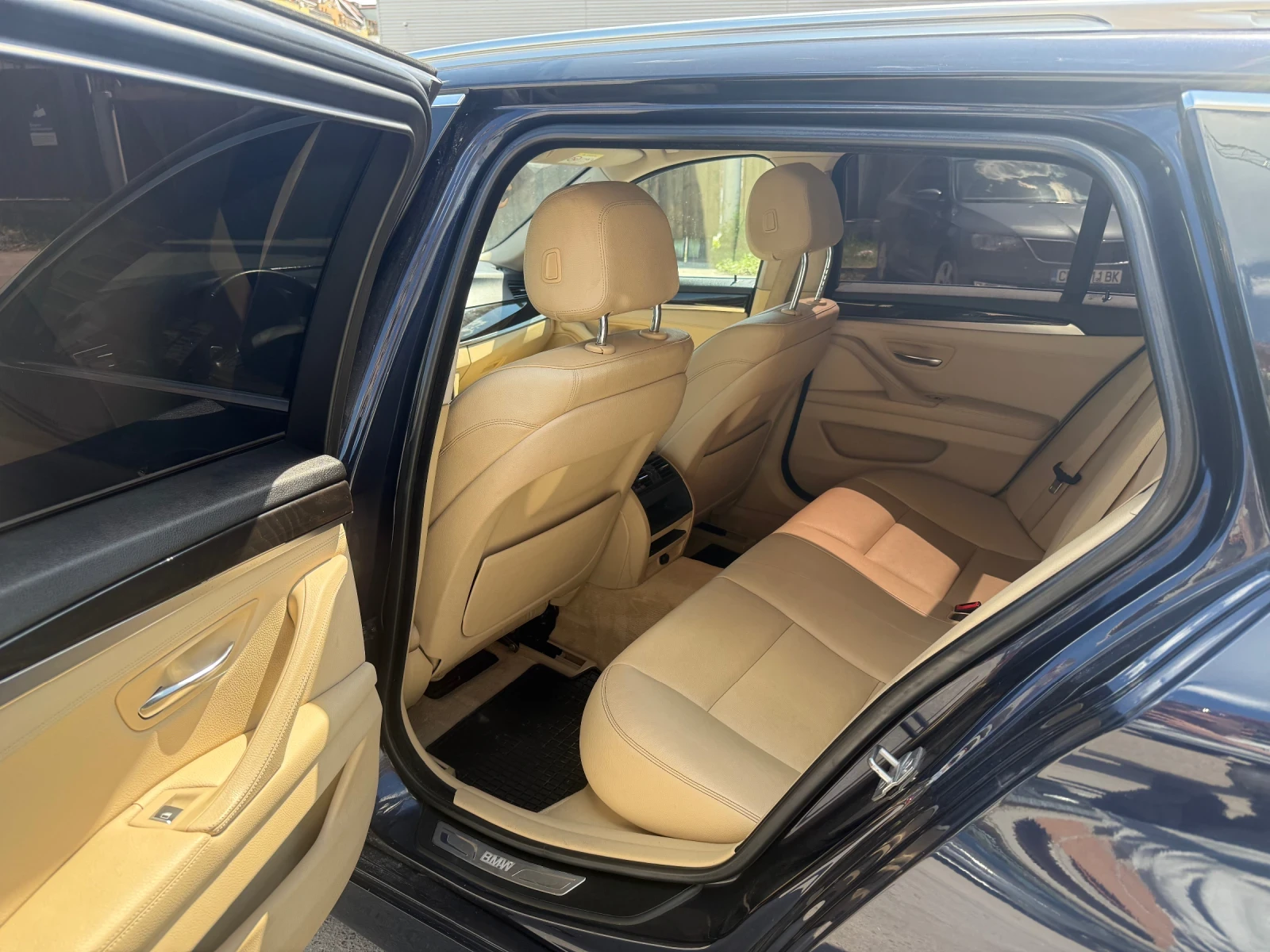 BMW 530 XDRIVE FACELIFT , снимка 13 - Автомобили и джипове - 54691260