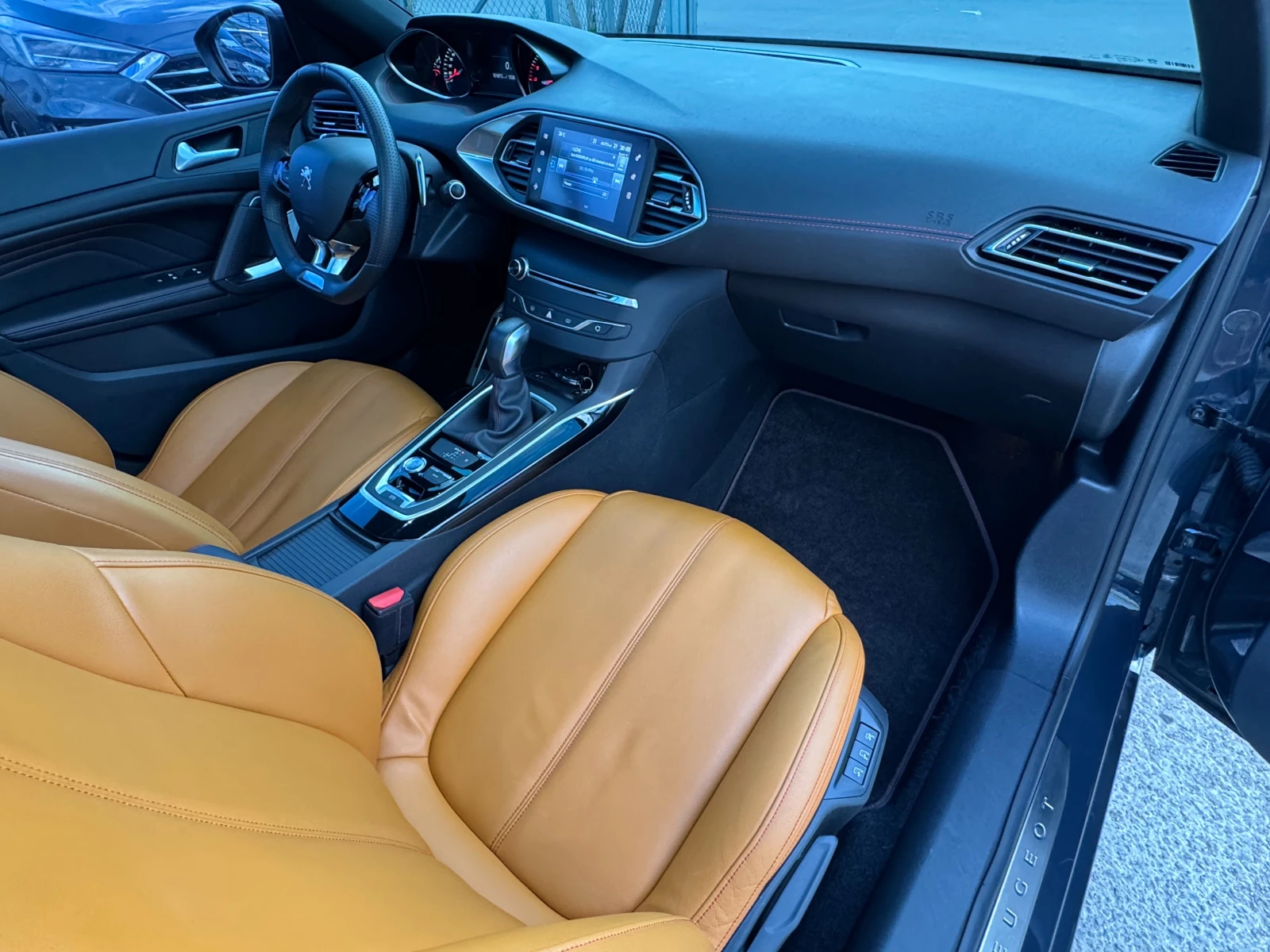 Peugeot 308 1.6 BlueHDi ! GT Line !, снимка 11 - Автомобили и джипове - 55403067