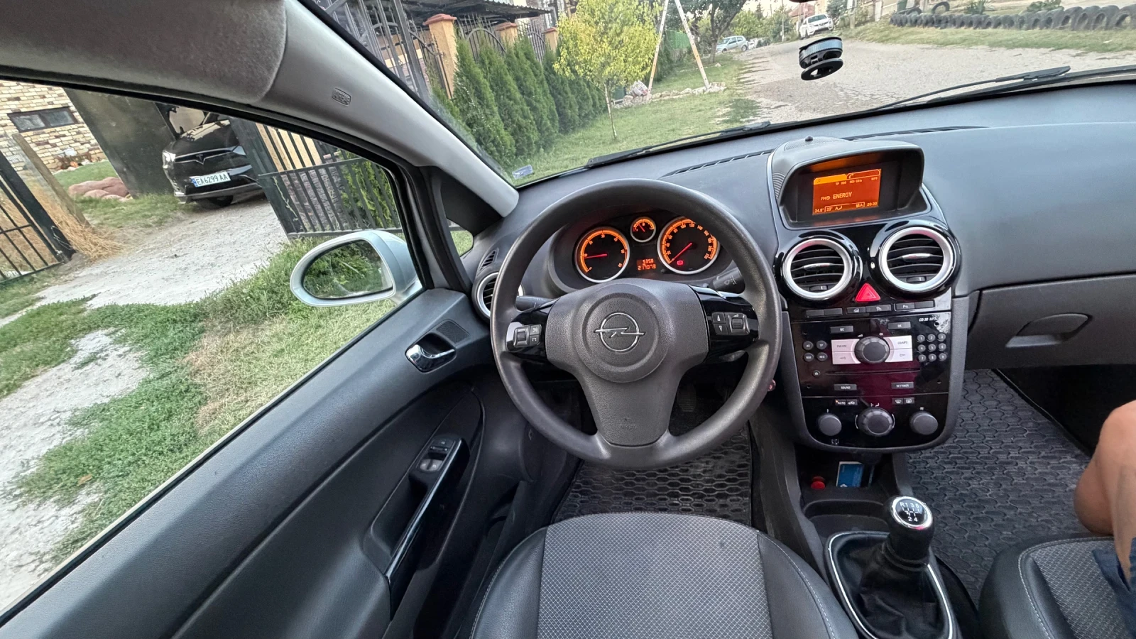 Opel Corsa 1.3 CDTI, снимка 11 - Автомобили и джипове - 55425889