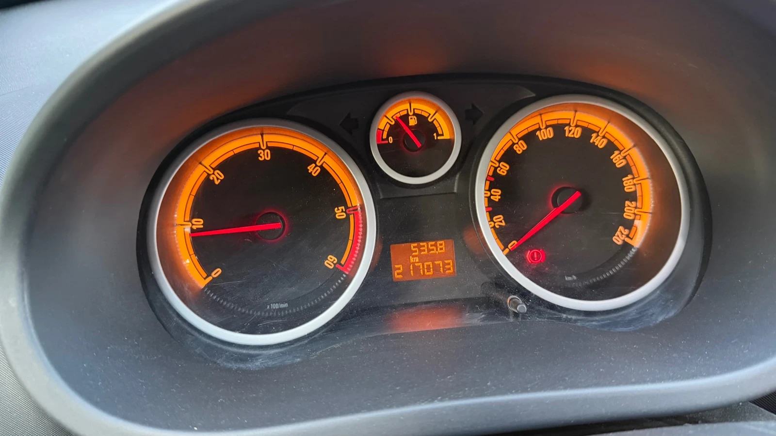 Opel Corsa 1.3 CDTI, снимка 13 - Автомобили и джипове - 55425889