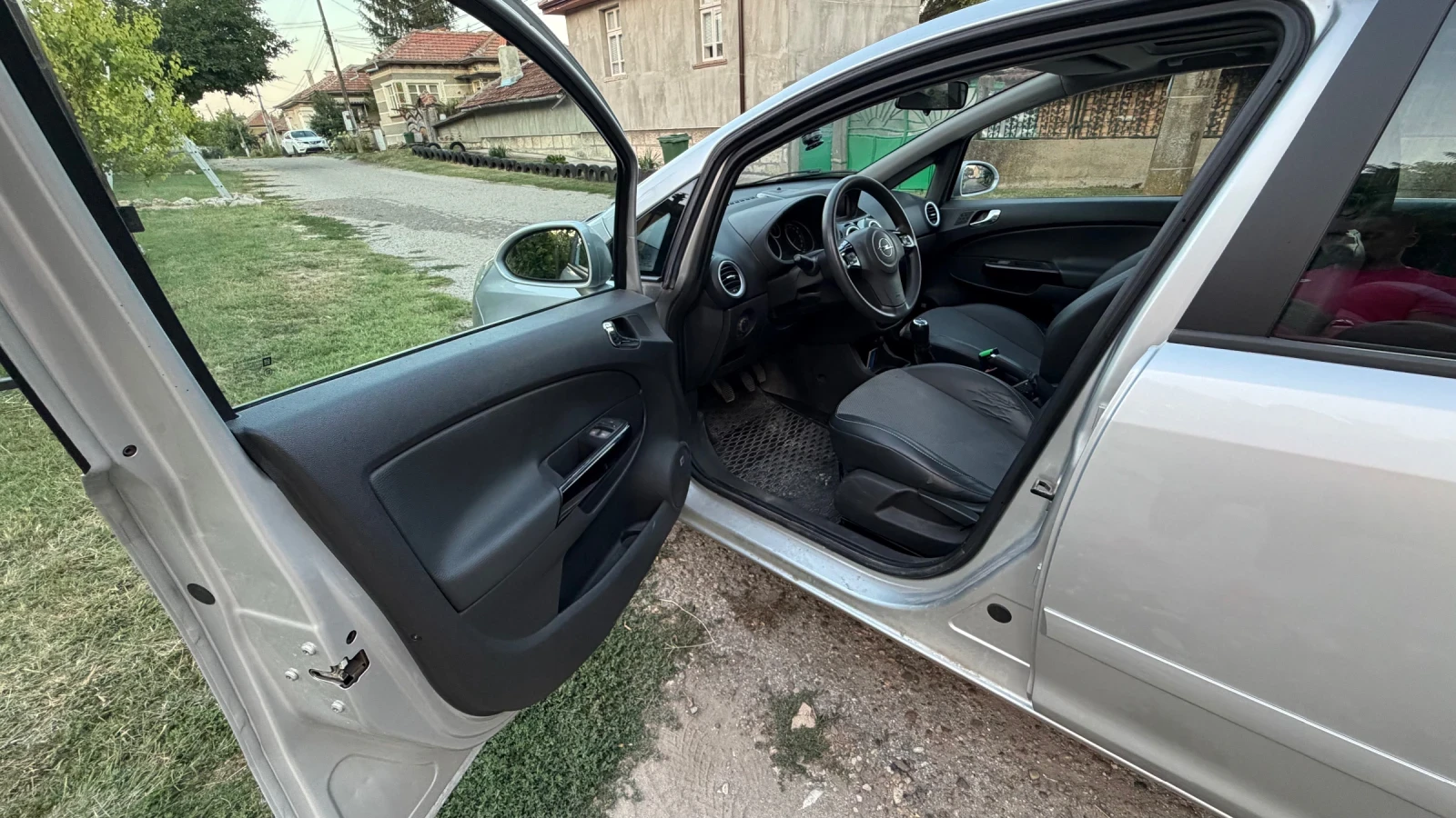 Opel Corsa 1.3 CDTI, снимка 8 - Автомобили и джипове - 55425889