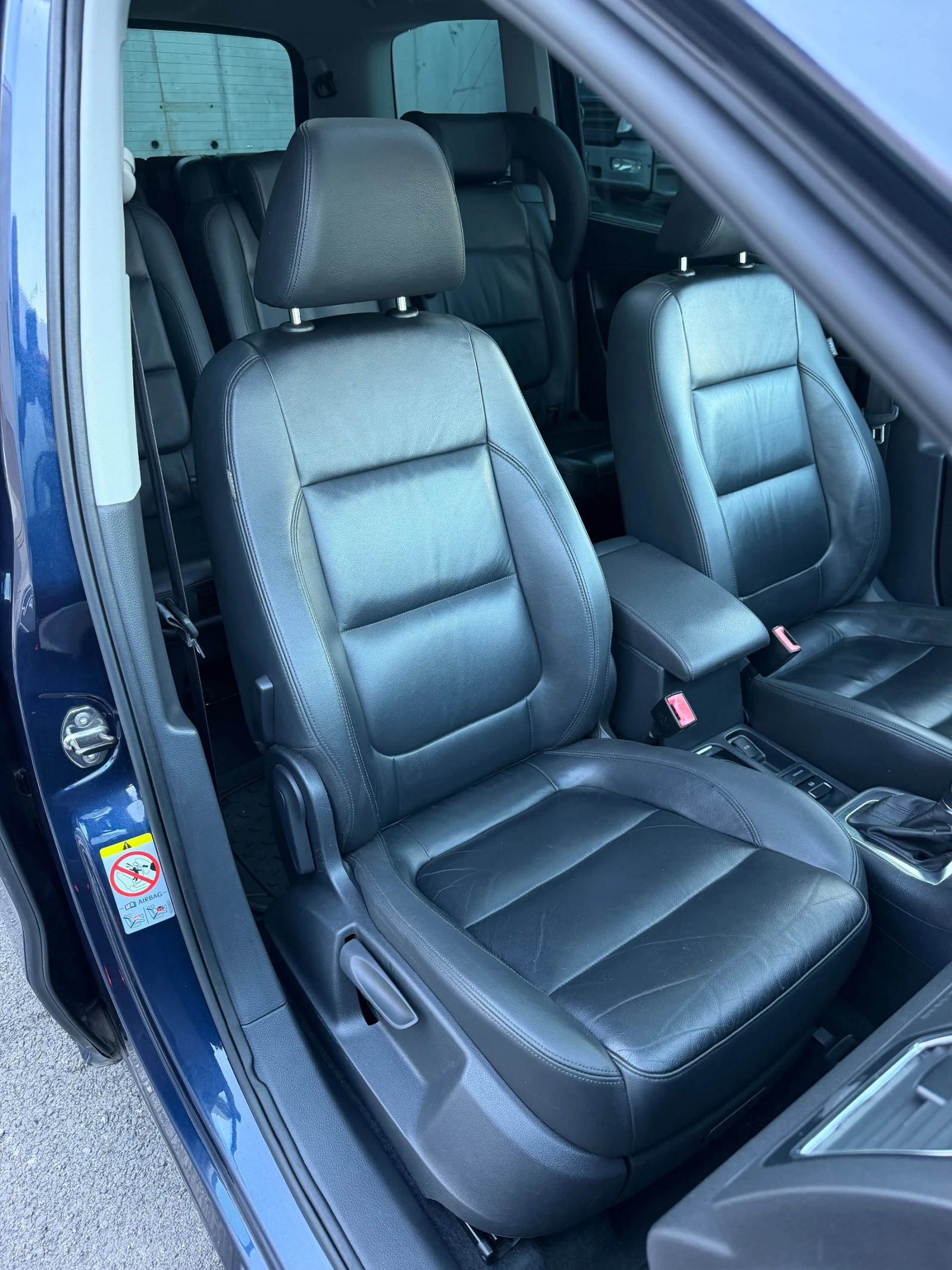 VW Sharan 2.0TDi 140 DSG 7места High-Line, снимка 13 - Автомобили и джипове - 55996854