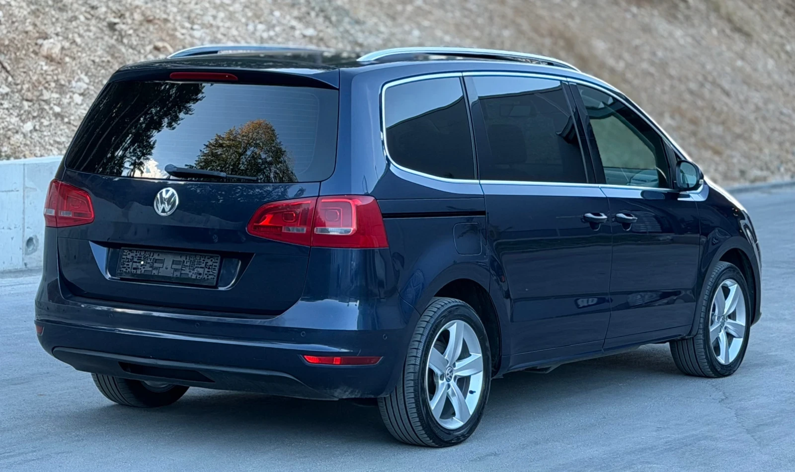 VW Sharan 2.0TDi 140 DSG 7места High-Line, снимка 6 - Автомобили и джипове - 55996854