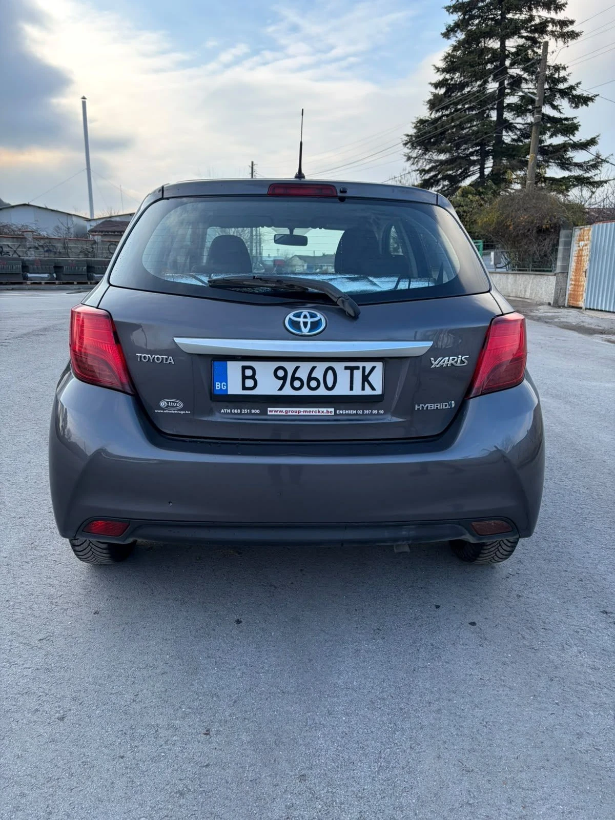 Toyota Yaris Hybrid 1, 5, снимка 3 - Автомобили и джипове - 56336675