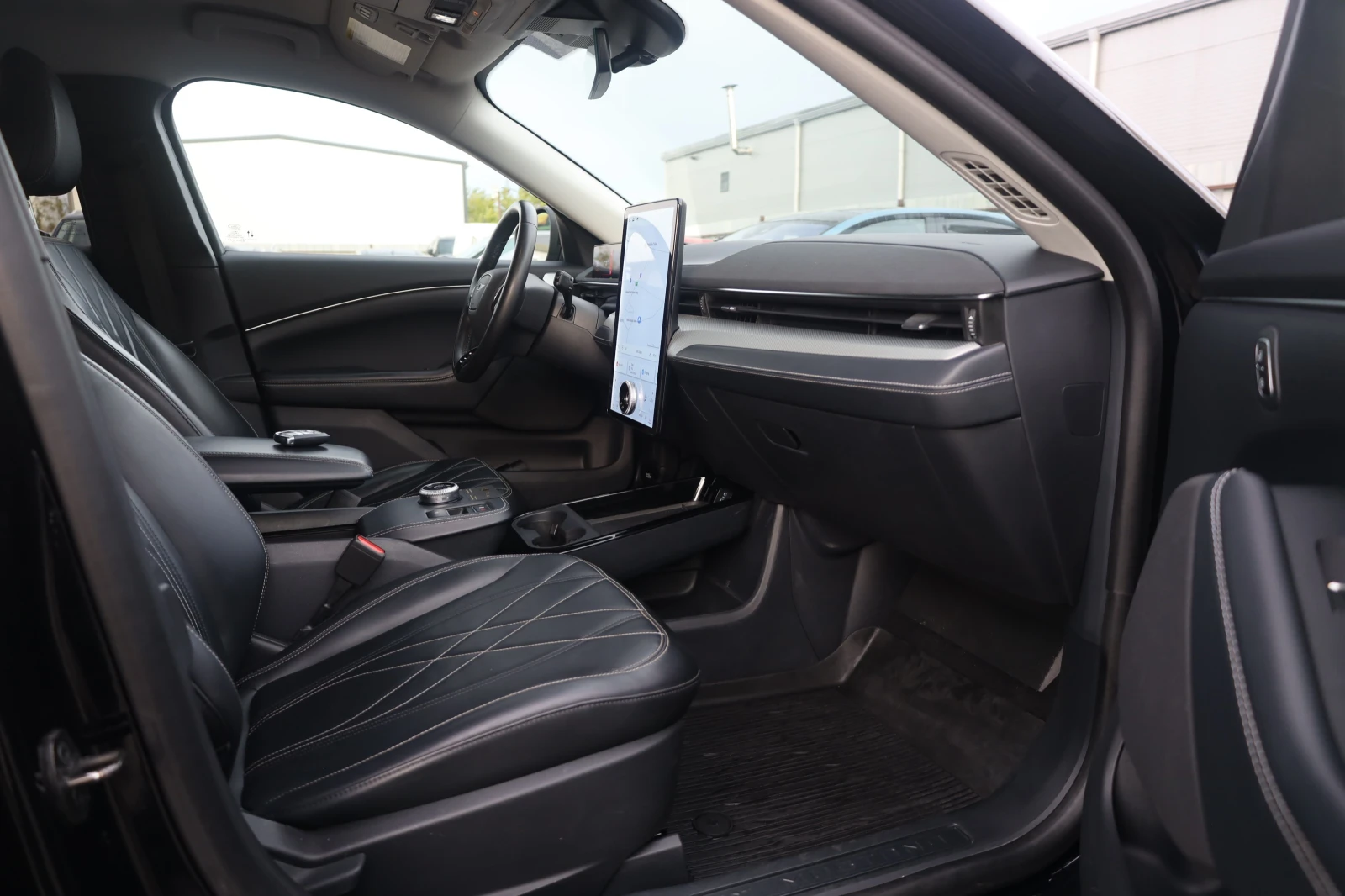 Ford Mustang Mach-E AWD KeyGO 360KAM Distr Memory LED Leder Blind Lane | Mobile.bg � ����������� 8