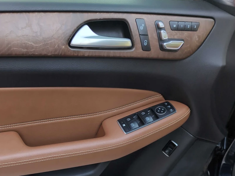 Mercedes-Benz GLE 43 AMG * * CARFAX* * , снимка 9 - Автомобили и джипове - 53038227