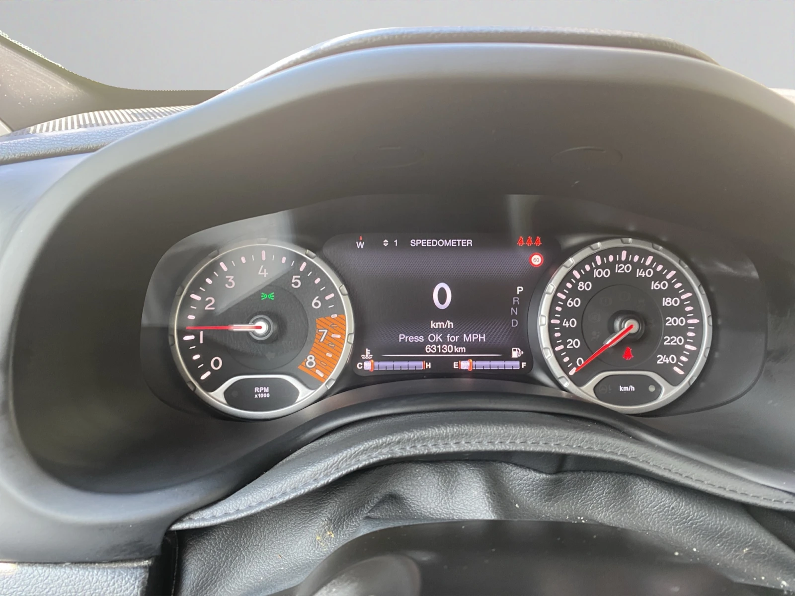 Jeep Renegade 1.3l T-GDI I4 Limited Front DCT - изображение 9