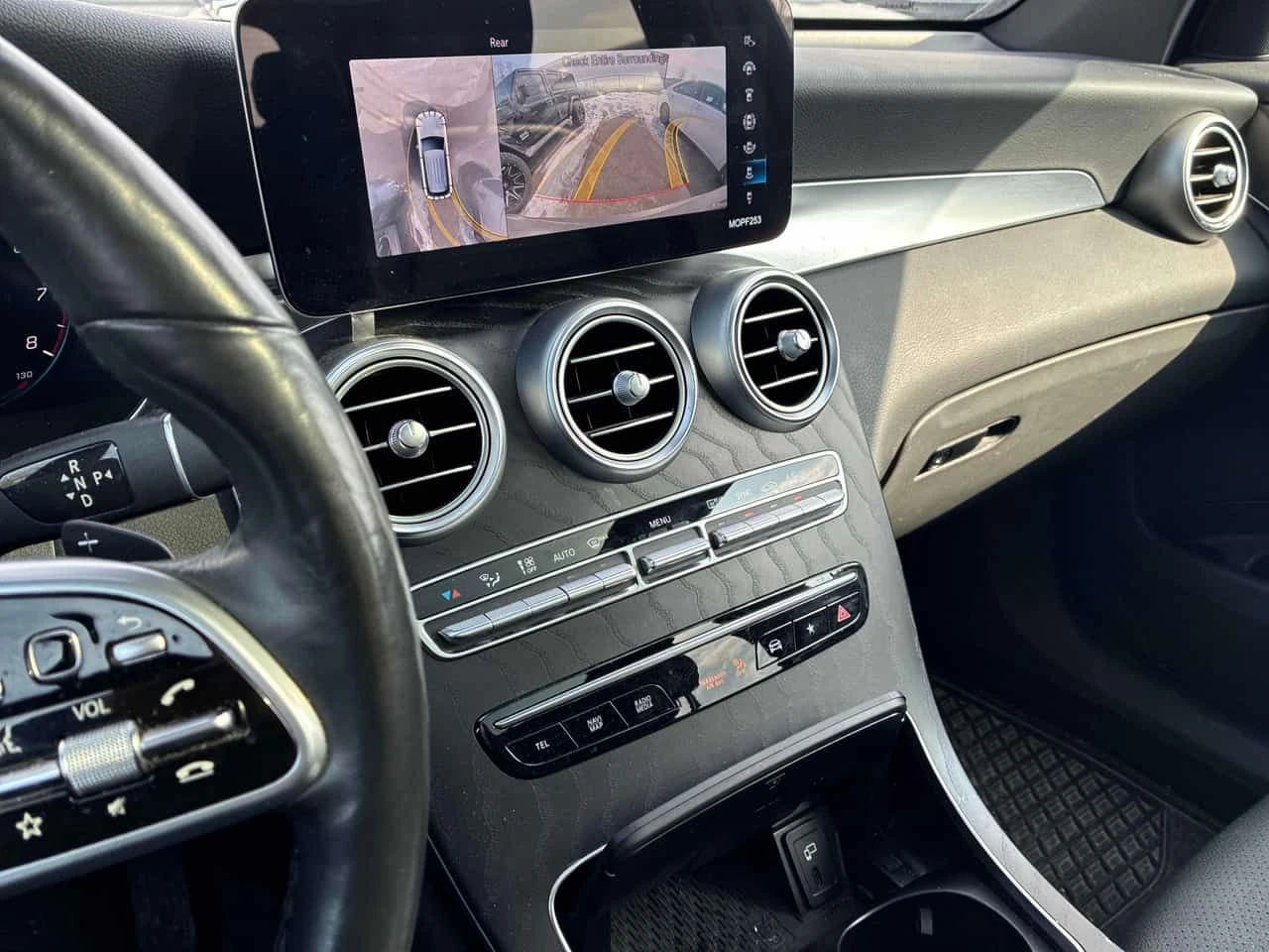 Mercedes-Benz GLC 300 /ПАНОРАМА/ПОДГРЕВИ/360 КАМЕРИ  - изображение 9