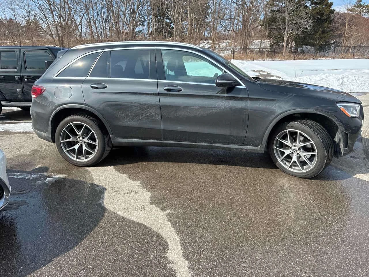 Mercedes-Benz GLC 300 /ПАНОРАМА/ПОДГРЕВИ/360 КАМЕРИ  - изображение 4