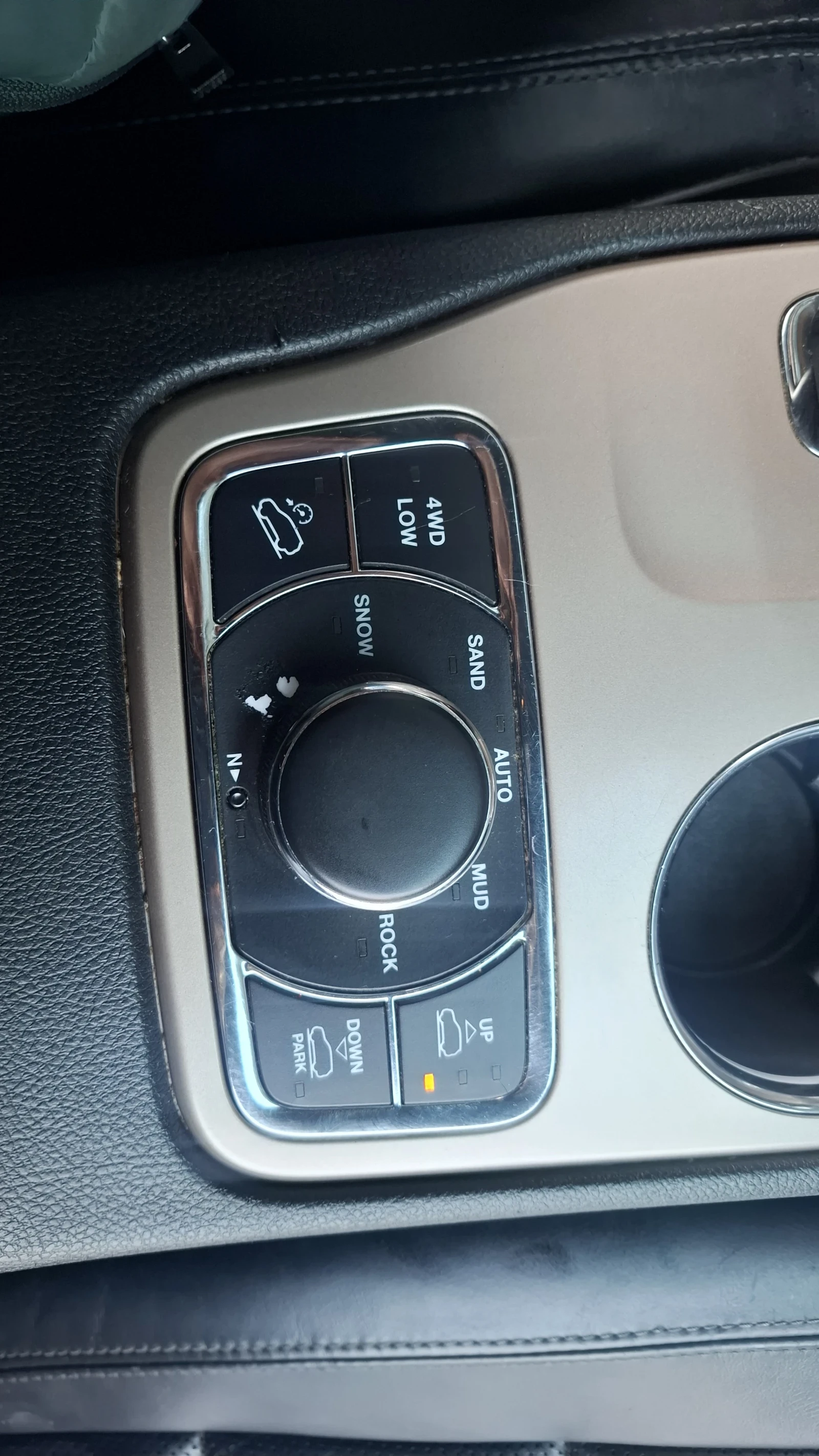 Jeep Grand cherokee 3.6 overland 4x4, снимка 11 - Автомобили и джипове - 53927083