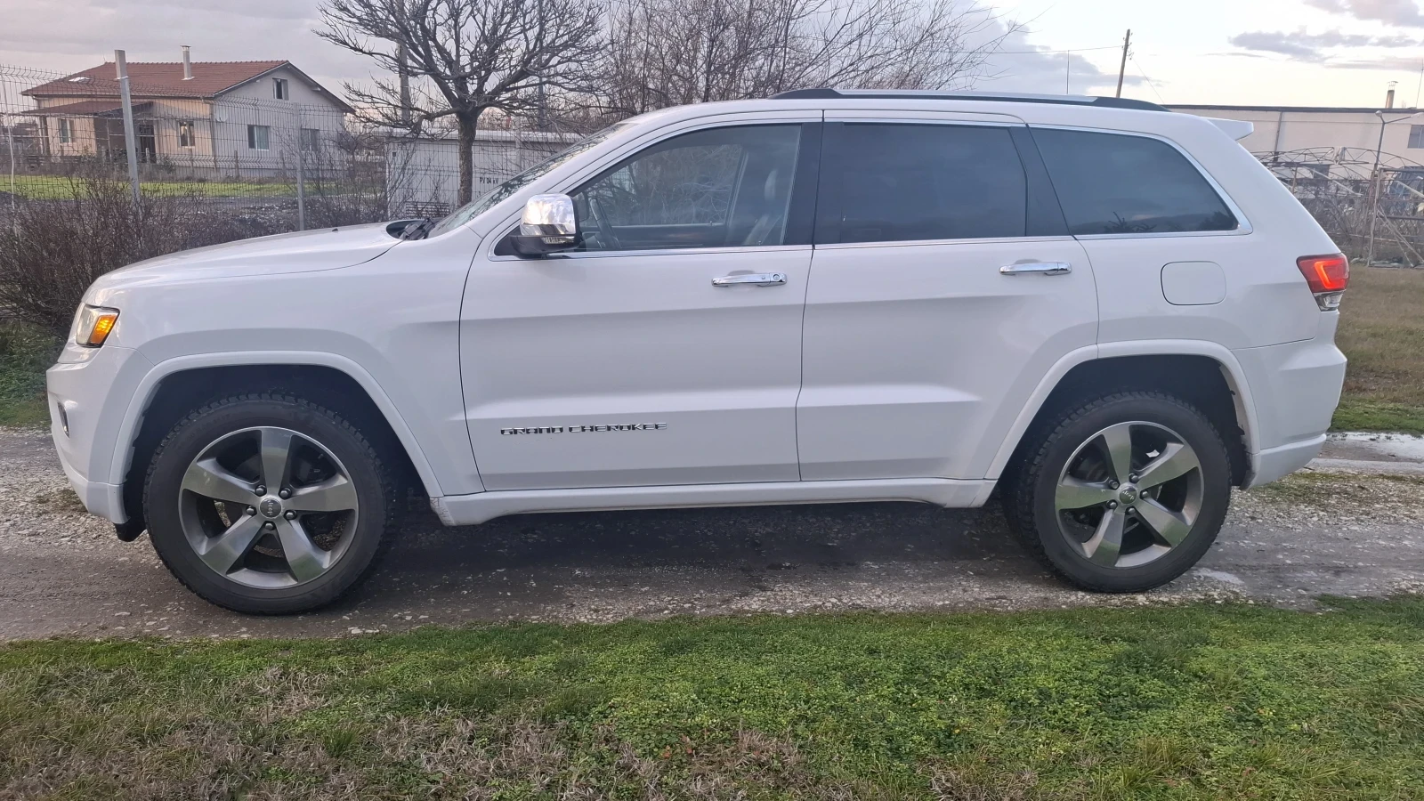 Jeep Grand cherokee 3.6 overland 4x4, снимка 5 - Автомобили и джипове - 53927083