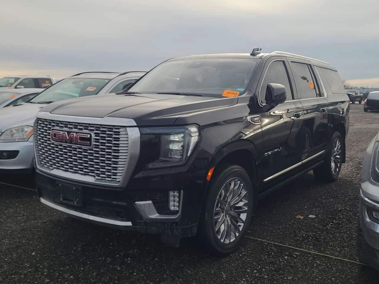 Gmc Yukon * DENALI * Високо ниво на оборудване * CARFAX * , снимка 2 - Автомобили и джипове - 53949736