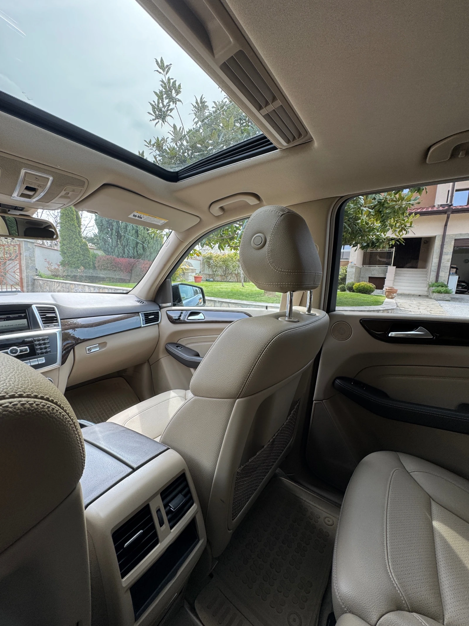 Mercedes-Benz ML 350 4MATIC | 3.5 бензин | 162 000 км | Панорама | , снимка 12 - Автомобили и джипове - 54180241