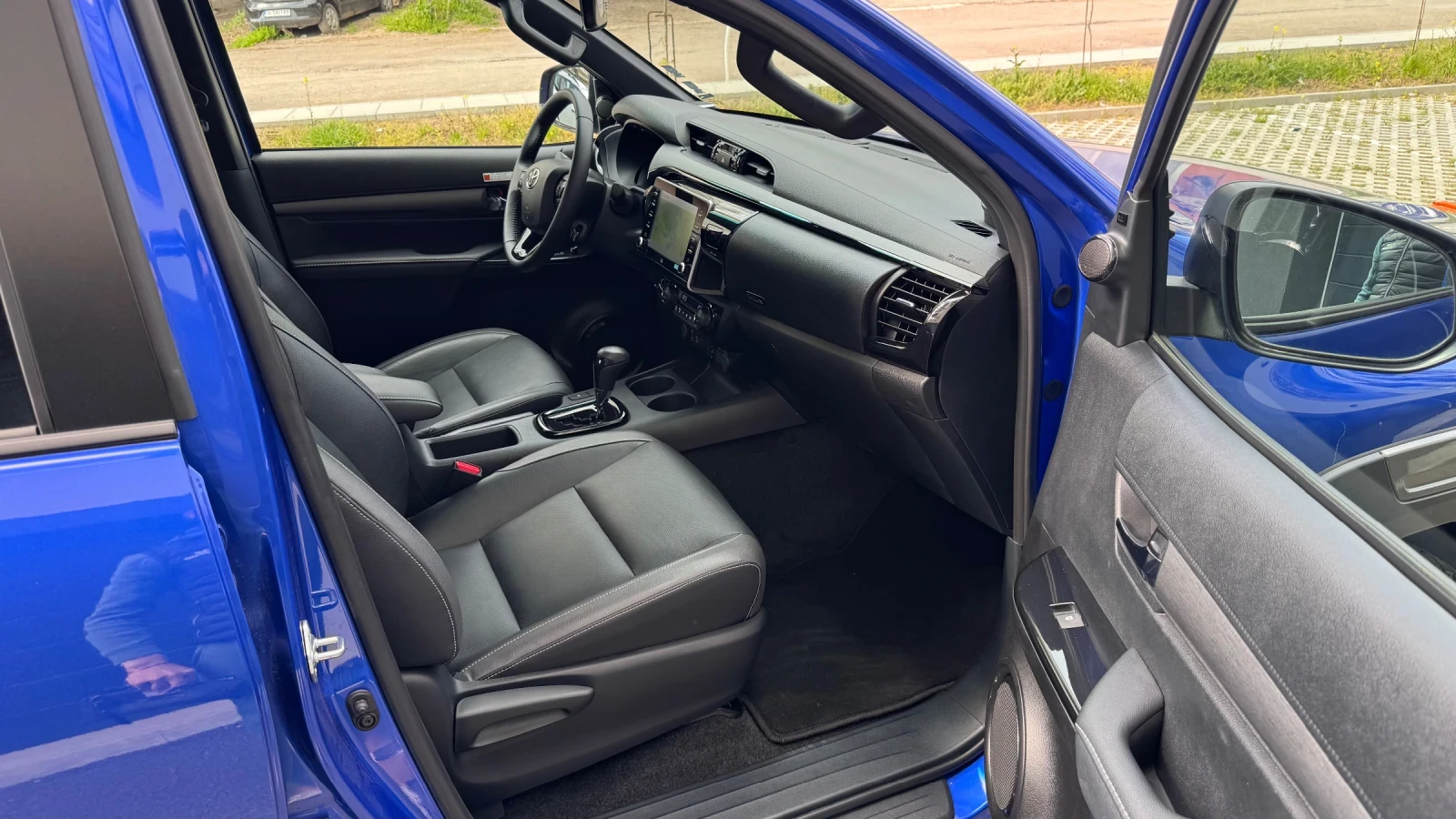 Toyota Hilux 3.0D INVINCIBLE, снимка 9 - Автомобили и джипове - 54296004