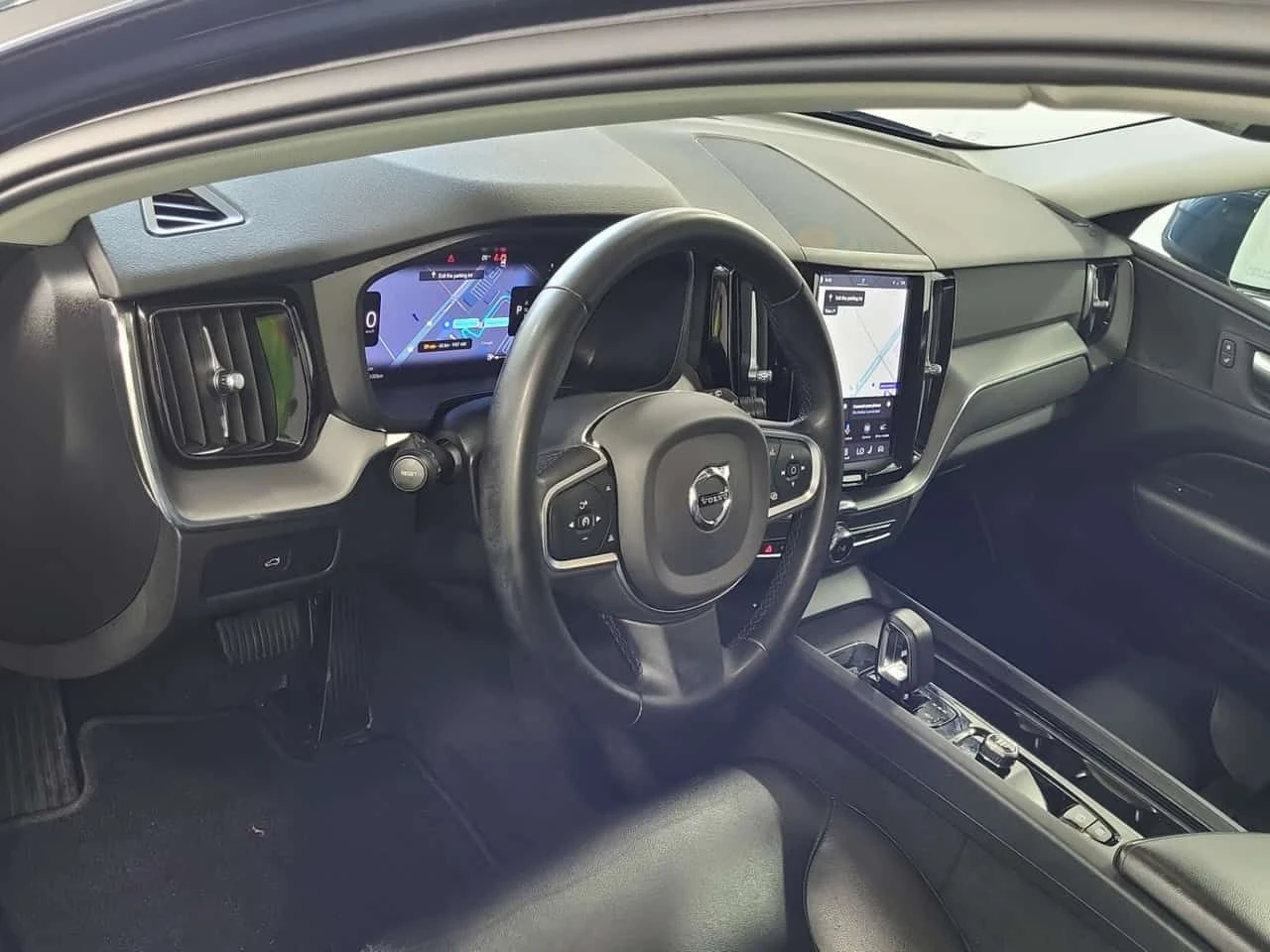Volvo XC60 CORE| ДВА КЛЮЧА| ПОДГРЕВИ| ПАНОРАМА| CARFAX, снимка 10 - Автомобили и джипове - 54793376