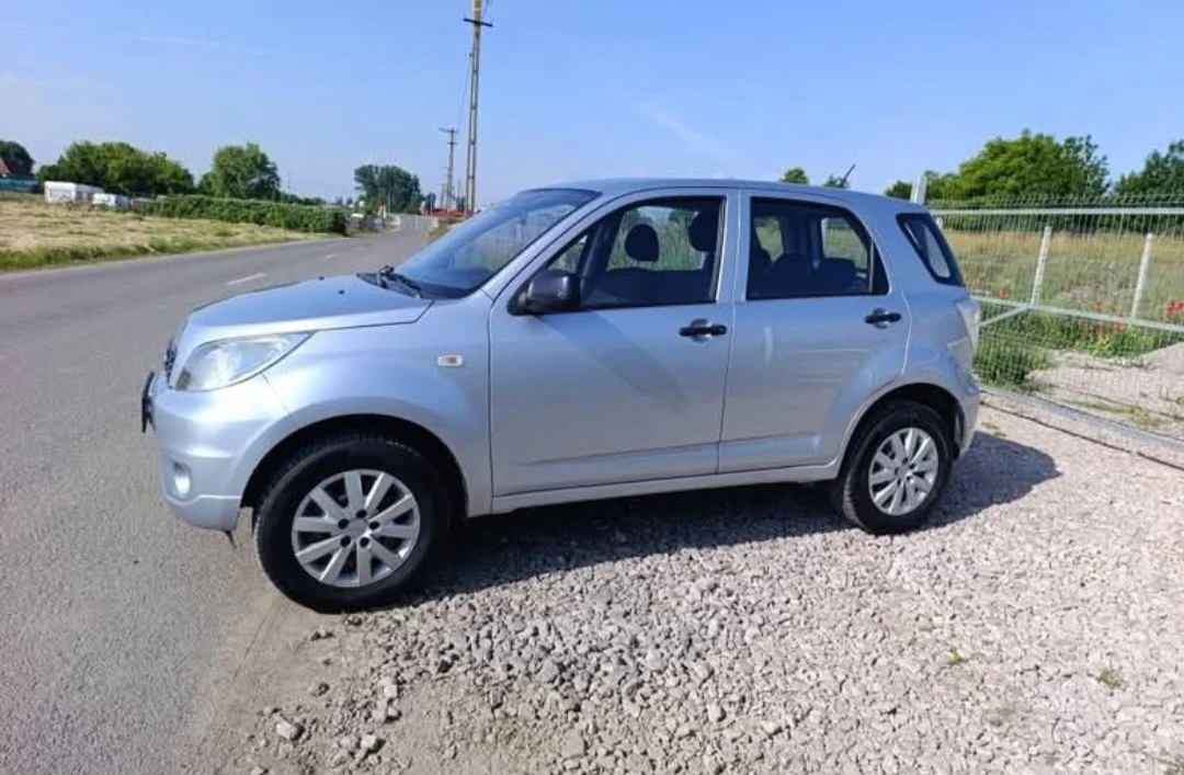 Daihatsu Terios 4х4 1.5 бензин , снимка 3 - Автомобили и джипове - 55137556