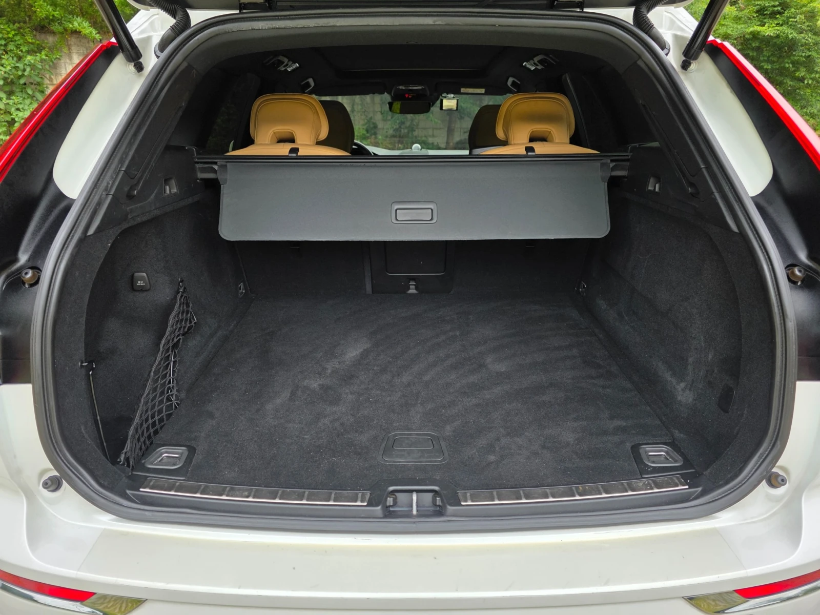 Volvo XC60 D5* Inscription* Navi* Camera* Pano, снимка 8 - Автомобили и джипове - 55251974