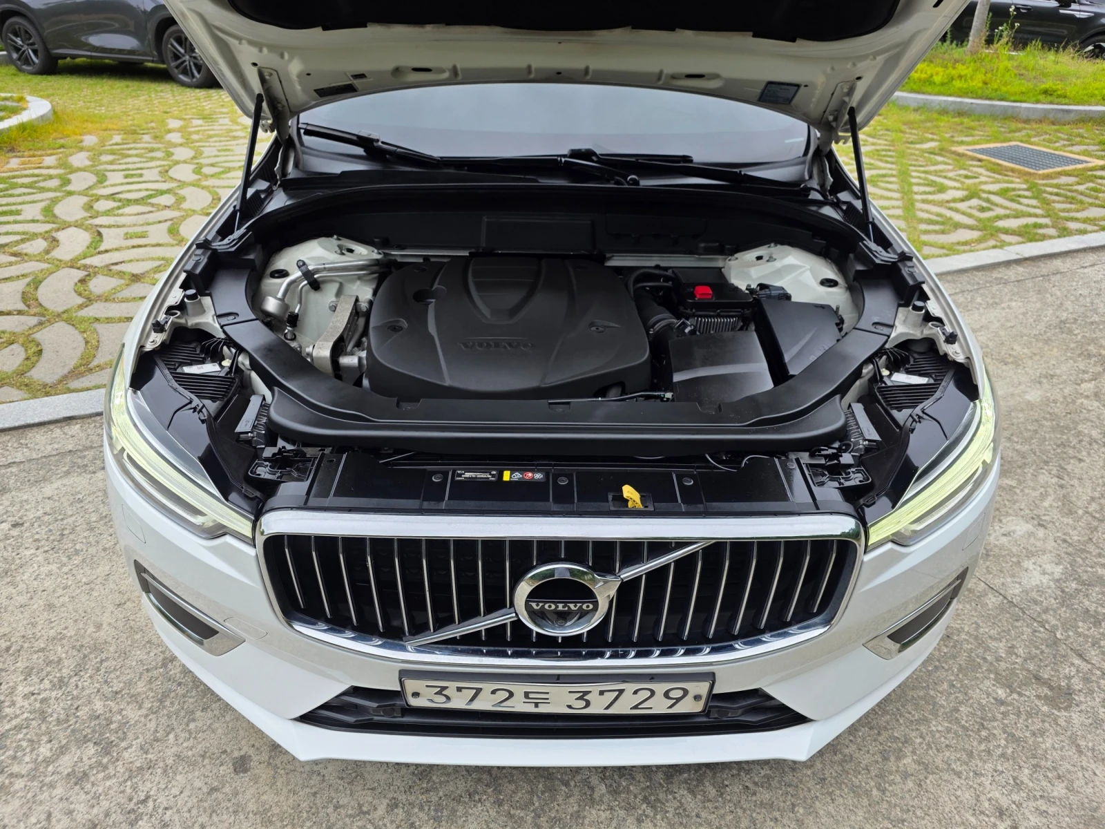 Volvo XC60 D5* Inscription* Navi* Camera* Pano, снимка 6 - Автомобили и джипове - 55251974