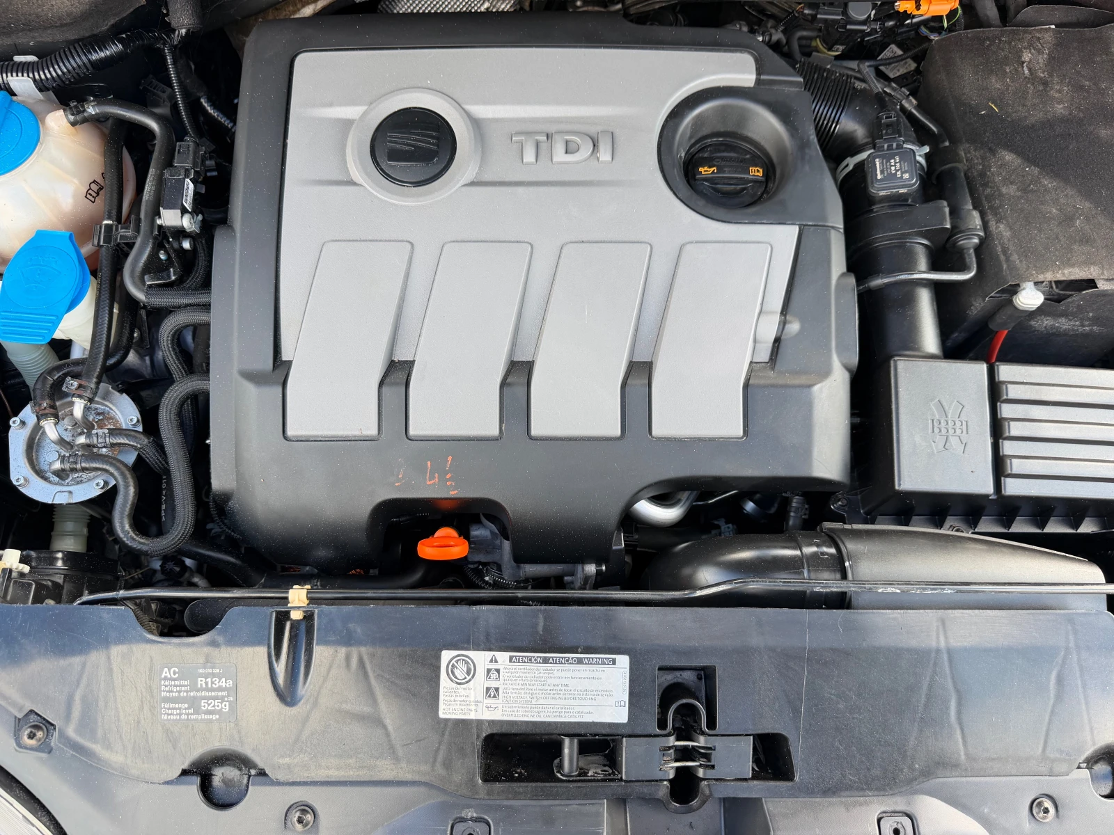 Seat Altea XL 1.6TDI NAVI, снимка 15 - Автомобили и джипове - 56213539