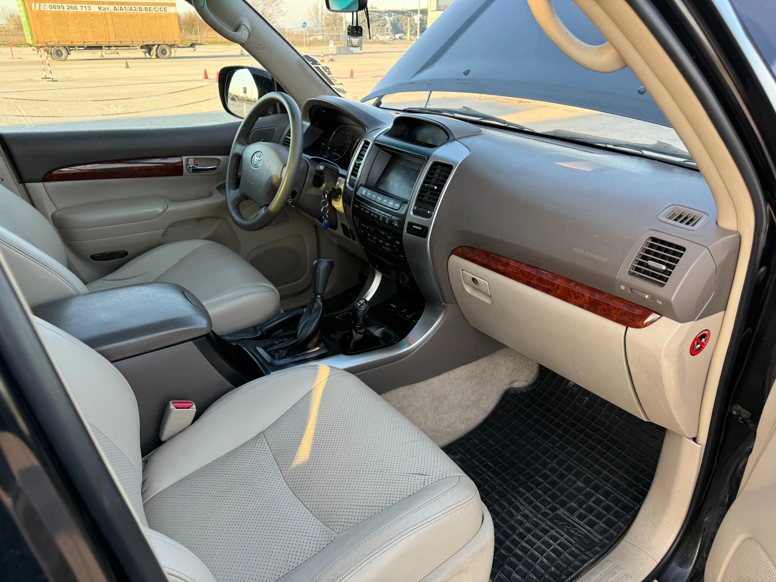 Toyota Land cruiser, снимка 8 - Автомобили и джипове - 56317350
