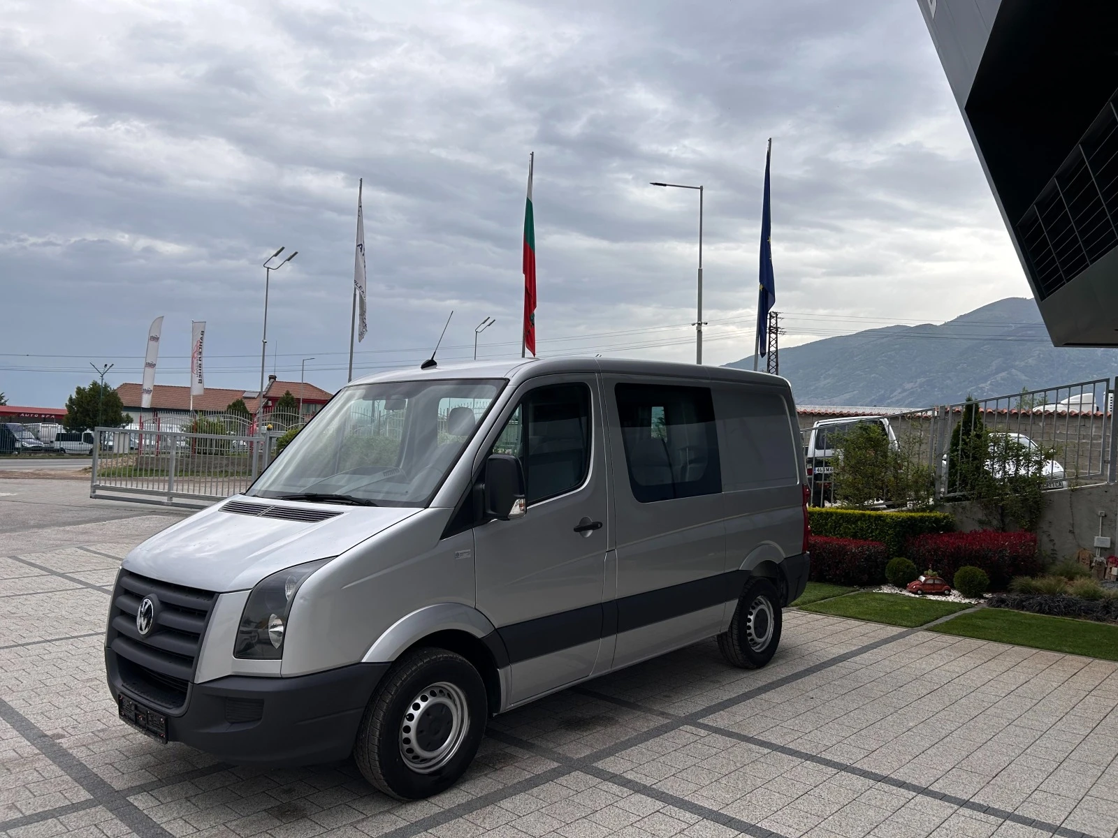 VW Crafter 2.5TDI 5-местен Клима  - изображение 2