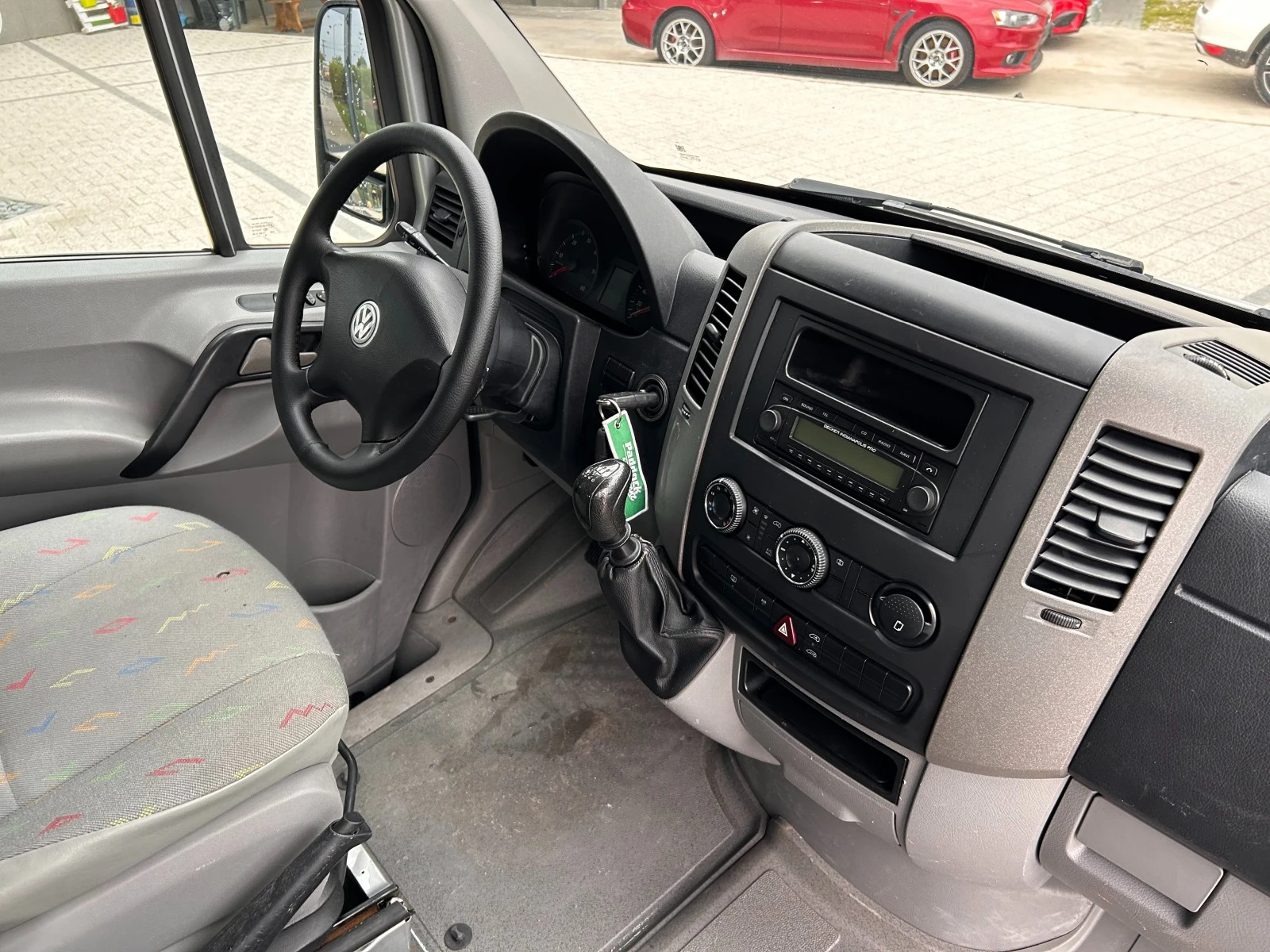 VW Crafter 2.5TDI 5-местен Клима  - изображение 8