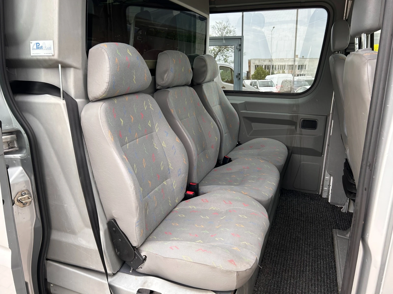 VW Crafter 2.5TDI 5-местен Клима  - изображение 9