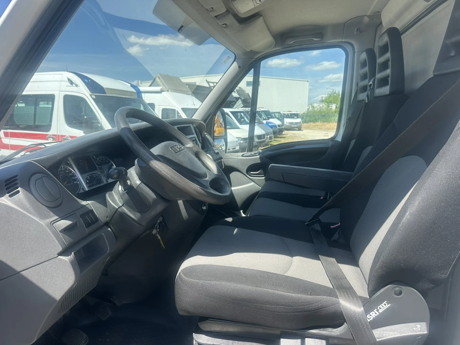 Iveco 35c11, снимка 12 - Бусове и автобуси - 54555876