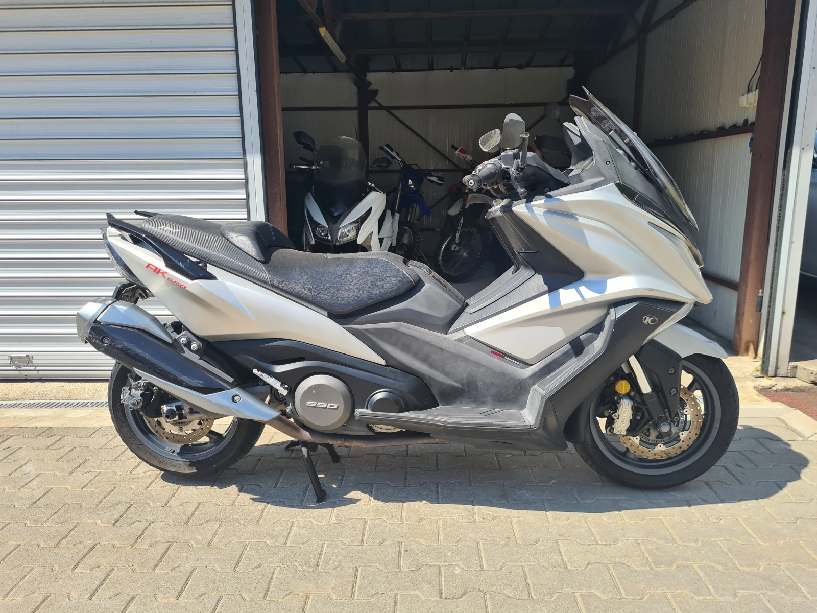 Kymco AK 550 ABS/TCS, снимка 2 - Мотоциклети и мототехника - 55943118