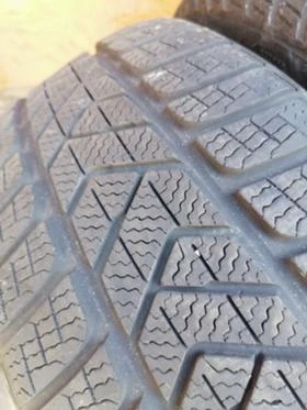 Гуми Зимни 225/40R18, снимка 4