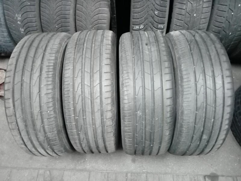 Гуми Зимни 205/55R16, снимка 1 - Гуми и джанти - 31091463