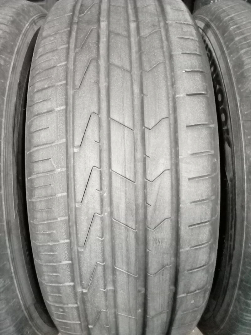 Гуми Зимни 205/55R16, снимка 4 - Гуми и джанти - 31091463