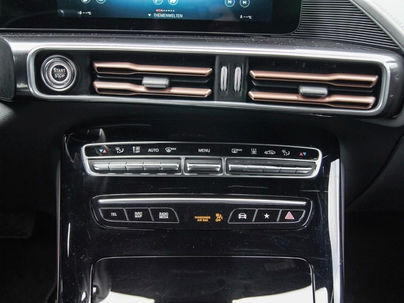 Mercedes-Benz EQC 400 4M*AMG*MBUX Navi*LED*Distronic*Kamera, снимка 16 - Автомобили и джипове - 46275143