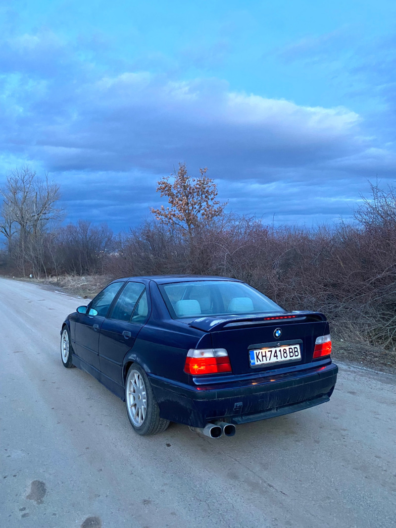 BMW 320, снимка 4 - Автомобили и джипове - 46063095