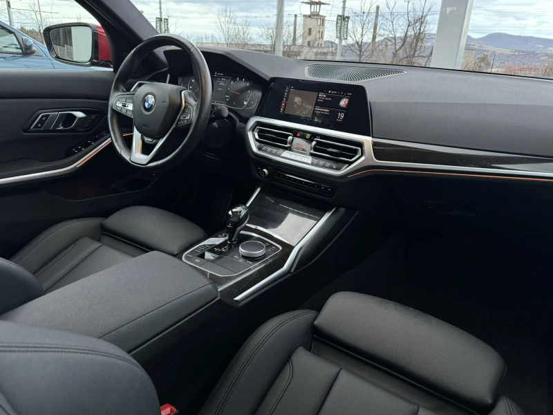 BMW 330 XI* SPORT LINE* LED, снимка 11 - Автомобили и джипове - 48288831