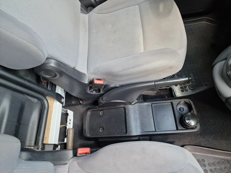 Peugeot Partner 1.6HDI, снимка 10 - Автомобили и джипове - 52200810
