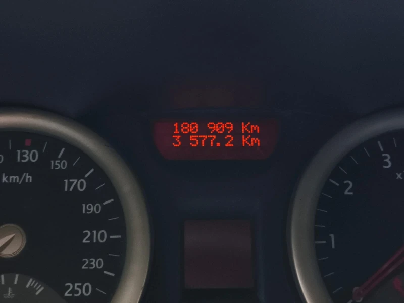 Renault Megane, снимка 15 - Автомобили и джипове - 52473407