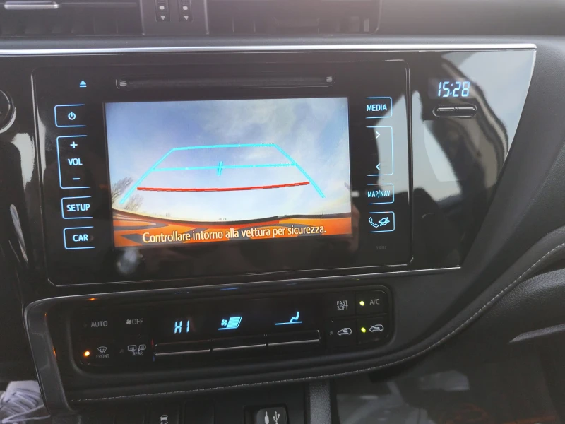 Toyota Auris 1.8* HYBRID* EURO6C* АВТОМАТИК* LED* NAVI* КАМЕРА, снимка 10 - Автомобили и джипове - 52845034