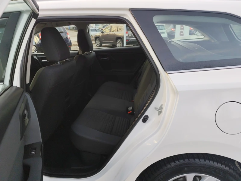 Toyota Auris 1.8* HYBRID* EURO6C* АВТОМАТИК* LED* NAVI* КАМЕРА, снимка 11 - Автомобили и джипове - 52845034