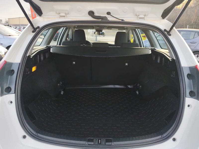 Toyota Auris 1.8* HYBRID* EURO6C* АВТОМАТИК* LED* NAVI* КАМЕРА, снимка 13 - Автомобили и джипове - 52845034