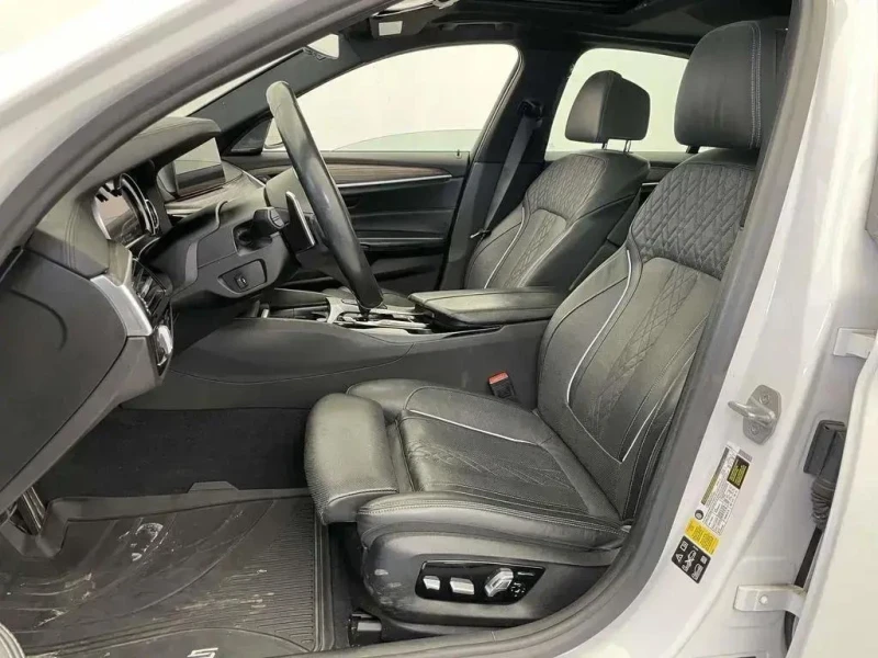 BMW 540 M-pkg* Shadow line* Soft-Close* Massage* Distronic, снимка 6 - Автомобили и джипове - 53262449