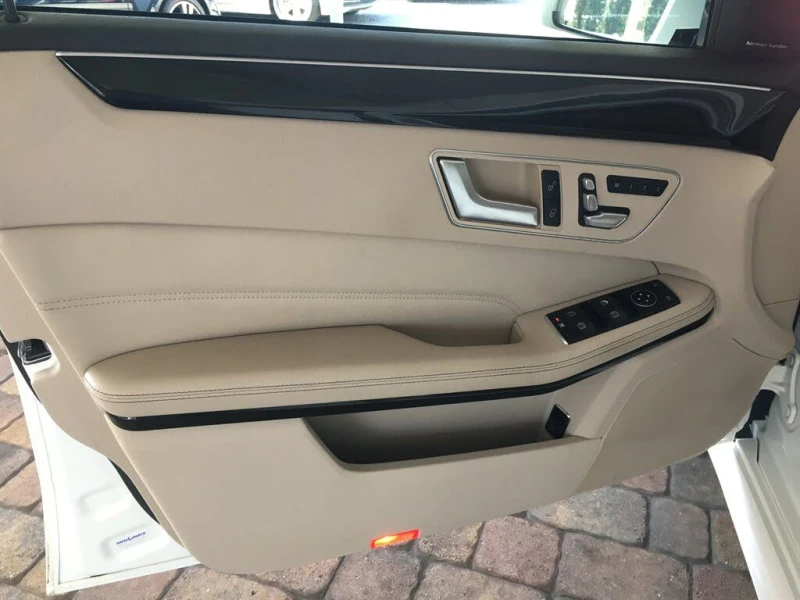 Mercedes-Benz E 350 * AMG Line * HeadUp * * AвтоКредит* (ЦЕНА ДО БГ), снимка 11 - Автомобили и джипове - 53393976