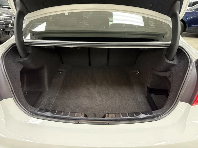 BMW 335 xDrive* АвтоКредит* (ЦЕНА ДО БГ), снимка 16 - Автомобили и джипове - 53501403