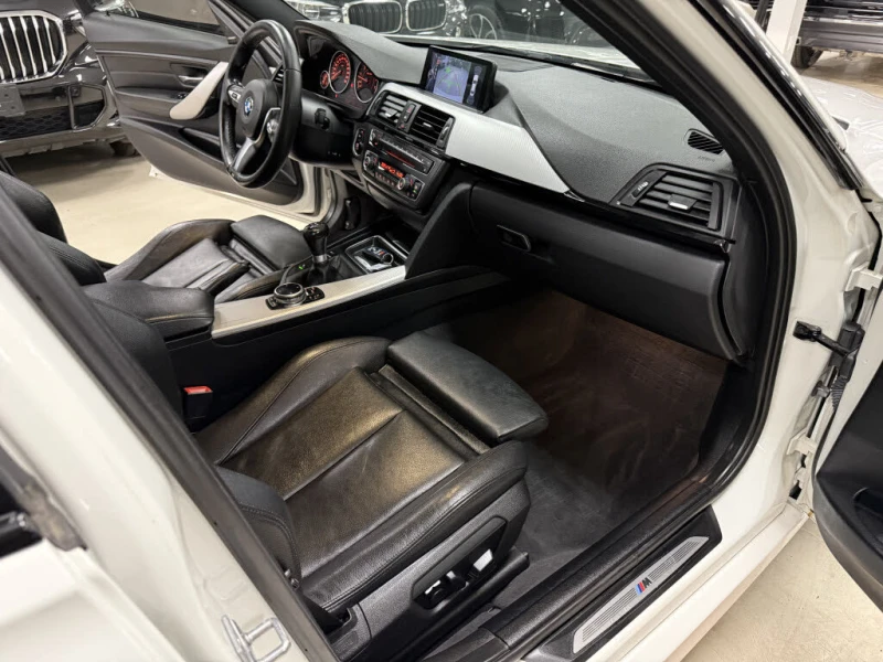 BMW 335 xDrive* АвтоКредит* (ЦЕНА ДО БГ), снимка 12 - Автомобили и джипове - 53501403