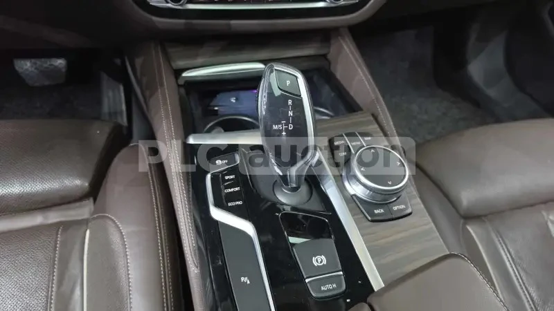 BMW 530 ШИБИДАХ/ЦЕНА ДО БЪЛГАРИЯ, снимка 7 - Автомобили и джипове - 54997235