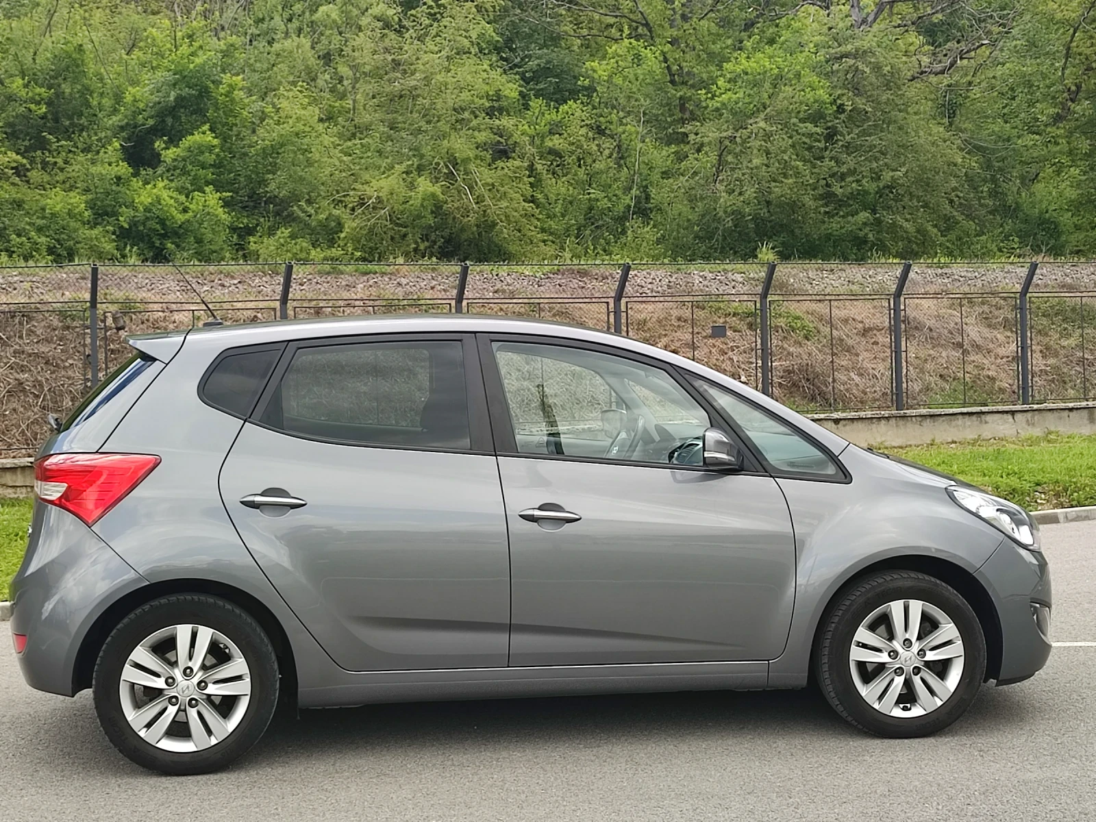 Hyundai Ix20 1.6i NAVI AUTOMATIC ШВЕЙЦАРИЯ  - изображение 4