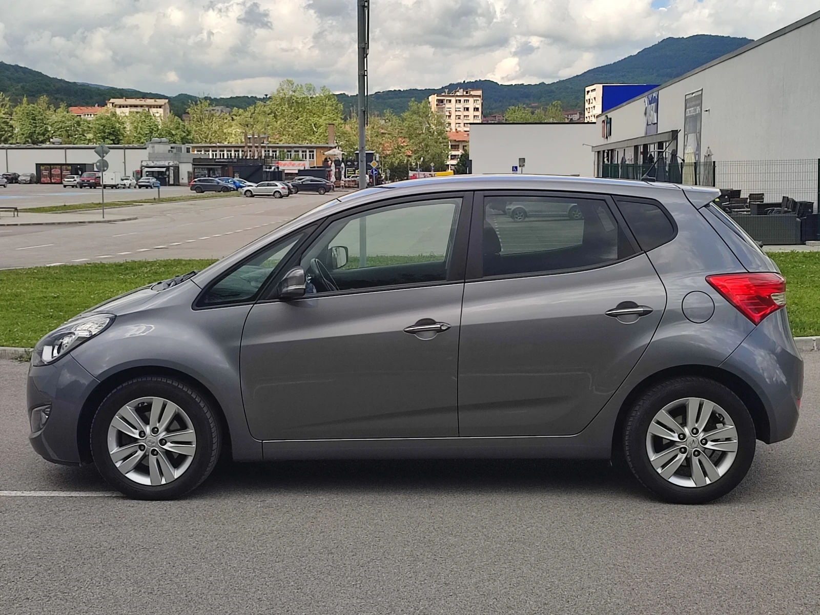 Hyundai Ix20 1.6i NAVI AUTOMATIC ШВЕЙЦАРИЯ  - изображение 8