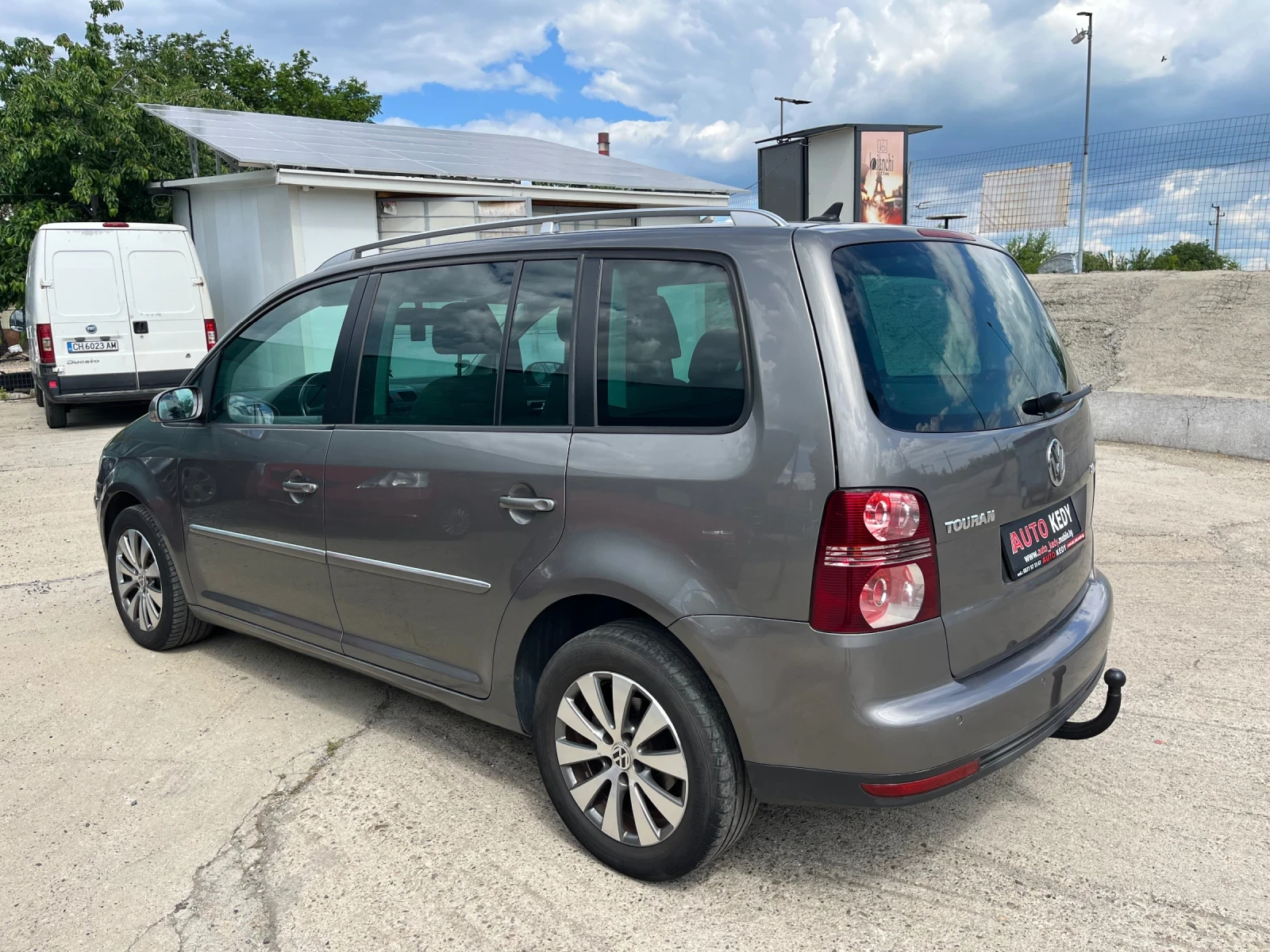VW Touran 2.0TDI Highline - изображение 4