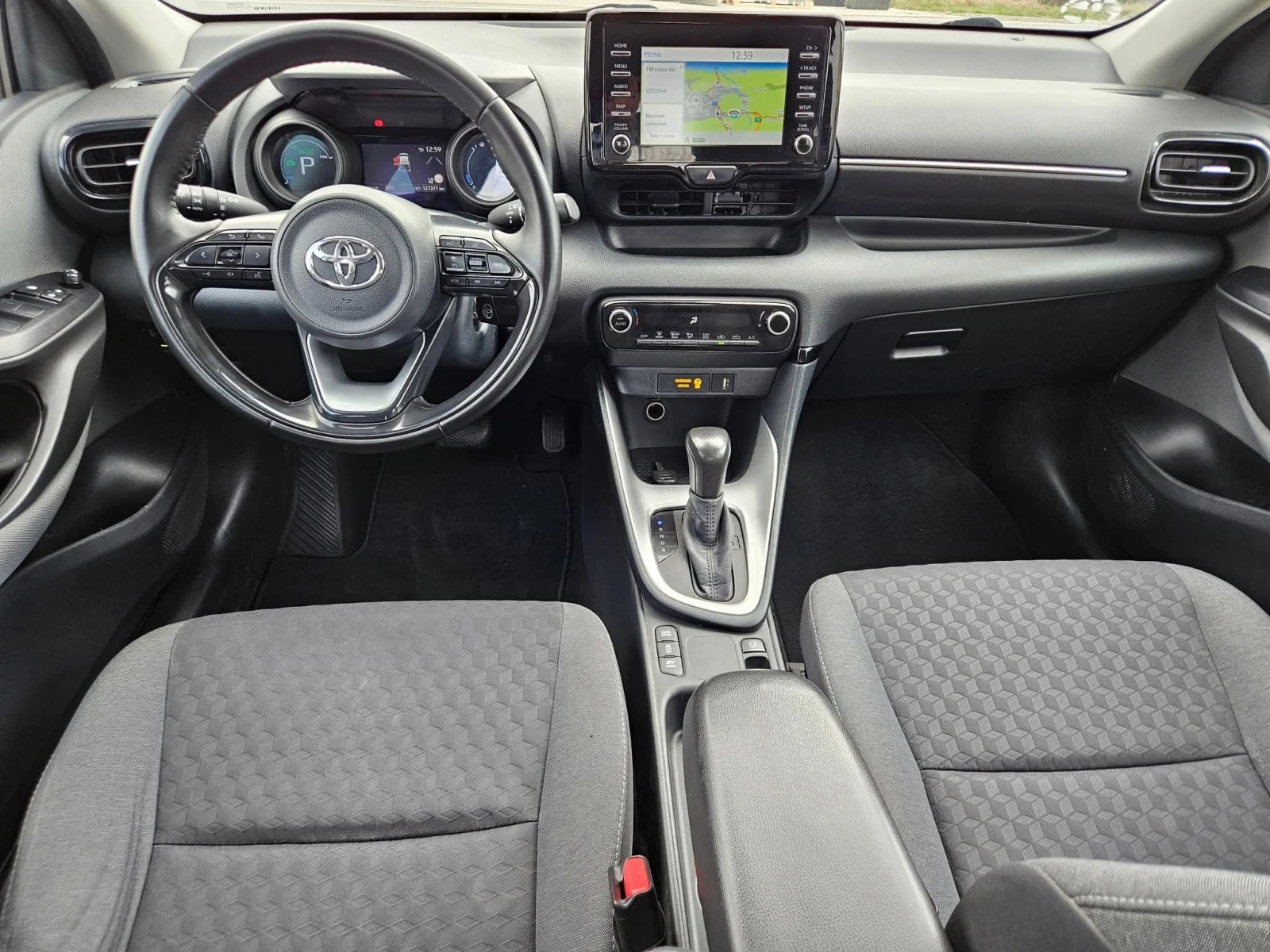 Toyota Yaris 1.5Hybrid Avtomat | Mobile.bg — изображение 12